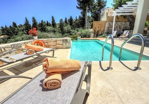 Apeiron II Villa - Sunny, Modern, Pool - walk to Gaios