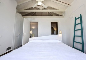 Apeiron II Villa - Sunny, Modern, Pool - walk to Gaios