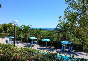 Appartamento con Piscina Vicino al Mare