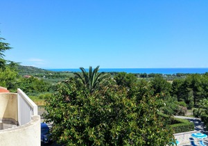Appartamento con Piscina Vicino al Mare