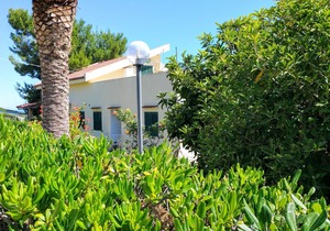 Appartamento con Piscina Vicino al Mare