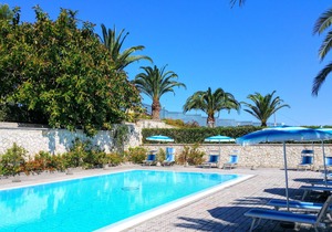 Appartamento con Piscina Vicino al Mare