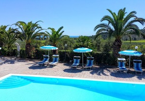 Appartamento con piscina vicino al mare