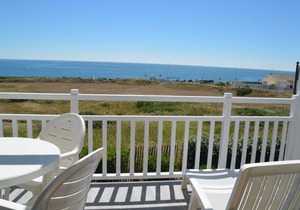 - Apt Waterfront A101-two heated pools secure family residence