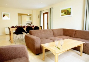 Ardnagashel Woods 04 - a two story that sleeps 8 guests in 4 bedrooms
