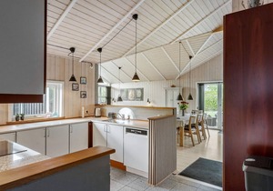 Awesome home in Tarm with kitchen
