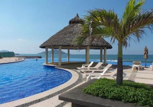 Beachfront at Las Gavias Grand 216