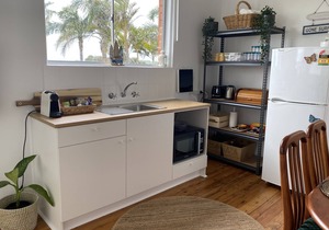 BEACHFRONT ESCAPE Jones Beach Kiama - Direct beach access & great views. RELAX.
