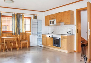 Beautiful home in Ebensee with WiFi