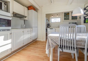 Beautiful home in Hejls with kitchen