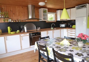 Beautiful home in Tarm with kitchen