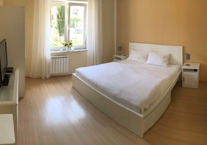 Beautiful quiet holiday house with three apartments and pool