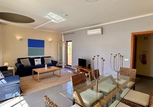 Bicos 303 by Check-in Portugal