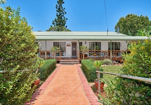 Birds 'n' Bloom - 3 Bedroom Cottage