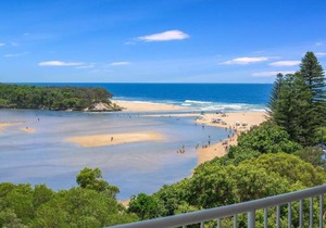 Breathtaking Views Over Currimundi Lake!