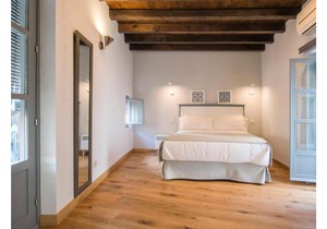 Bright apartment located in the heart of the Jewish quarter