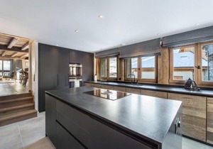 Chalet moderne avec jacuzzi et 5 chambres, proche télécabine et ski-bus, Méribel Le Raffort - FR-1-566-14