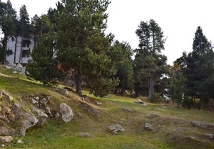 Charming Studio with Terrace, Golf View & Parking in Font-Romeu