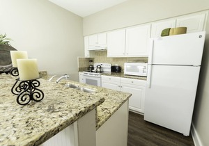 Charming two bedroom in The Cottages at King's Creek. Click to book!