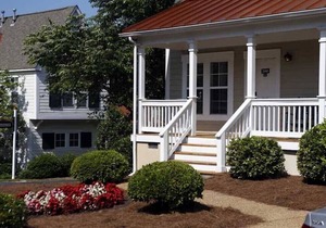 Charming two bedroom in The Cottages at King's Creek. Click to book!