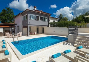 Charming villa with pool near Porec