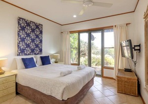 Claytons 1 | 4 bedrooms, 2 bathroom, beach front - wonderful!