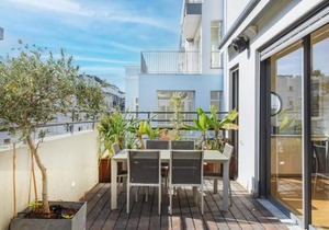 Colorful Shenkin 3-BR by HolyGuest