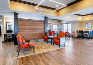 Comfort Inn & Suites Cedar Rapids CID Eastern Iowa Airport