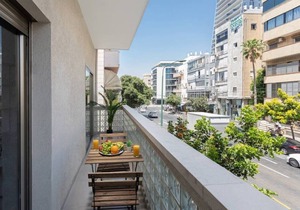 Cosy 1BR with Balcony Near Hilton Beach by HolyGuest