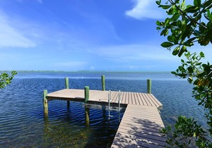 Cottage with Pool and Dockage, just minutes to Key West