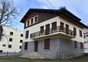 Cozy 2-Room Apartment in Font-Romeu - South Exposure, Sleeps 4, Fully Equipped Kitchen