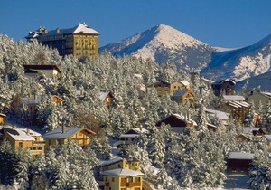 Cozy 2-Room Apartment in Font-Romeu - South Exposure, Sleeps 4, Fully Equipped Kitchen