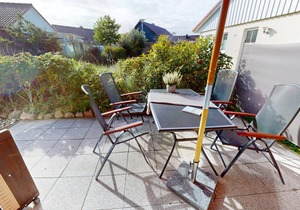 Cozy 4-person vacation home with terrace, fireplace and parking close to the beach