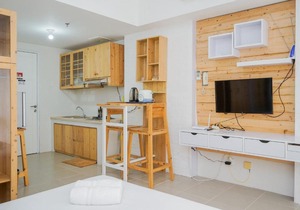 Cozy and Minimalist Studio Altiz Bintaro Plaza Apartment By Travelio