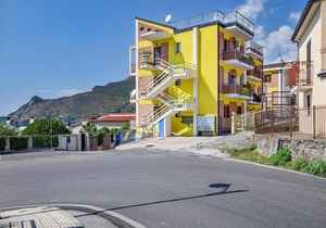 Cozy apartment in Tortora with WiFi