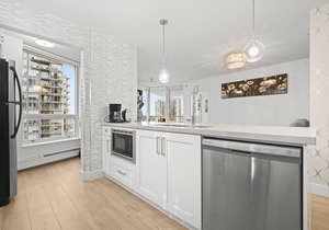 Cozy condo in D/T Vancouver with water view (3bed/2BR/BA/Free Parking/Central AC