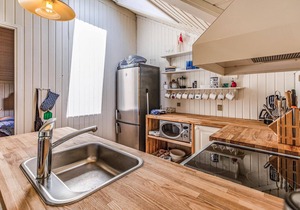Cozy home in Skælskør with kitchen