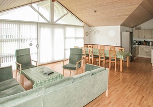 Cozy home in Tarm with WiFi