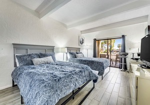 Cozy Studio in the Heart of Scottsdale W/Free WiFi, Private Patio, & Shared Pool