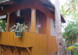 Cute, cool Green Kubo near the beach