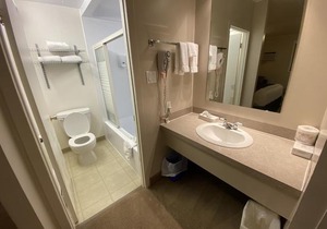 Dauphin Inn Express