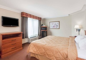 Days Inn by Wyndham Carlsbad