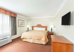 Days Inn by Wyndham Carlsbad