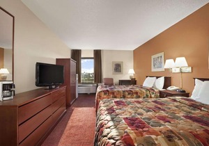 Days Inn & Suites by Wyndham Cedar Rapids