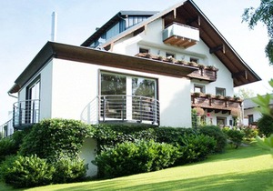 Double Room with Balcony and Garden View - Pension Irlingerhof *