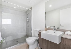Family size 2brm apt water views opp hospital