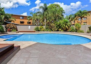 Florentine 2 sensational waterviews and pool in complex