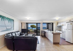 Florentine 2 sensational waterviews and pool in complex