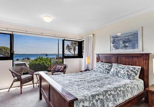 Florentine 2 sensational waterviews and pool in complex