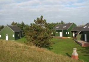 Family-Friendly Beach House with Sea Views, Terrace, BBQ, and Free WiFi